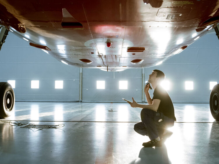 Engineer aircraft maintenance